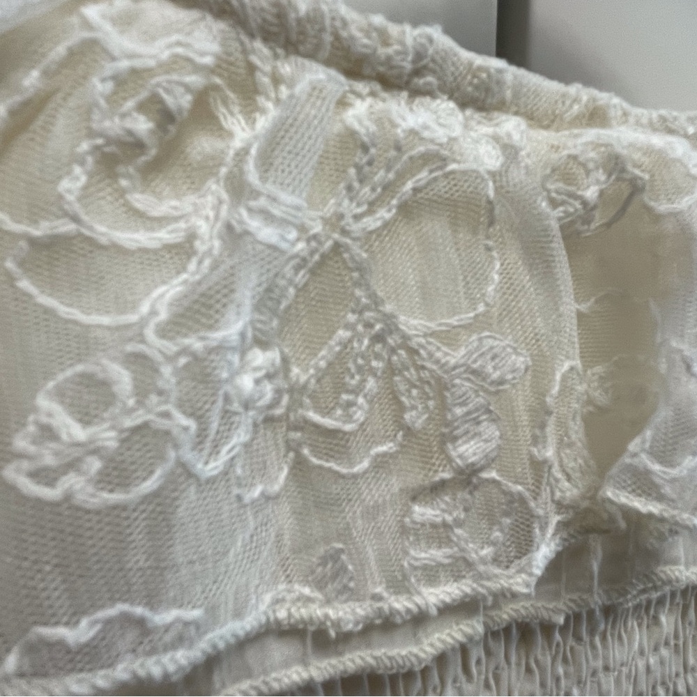 Elegant Lace Ruffle Top - Cream - Picture 4 of 11